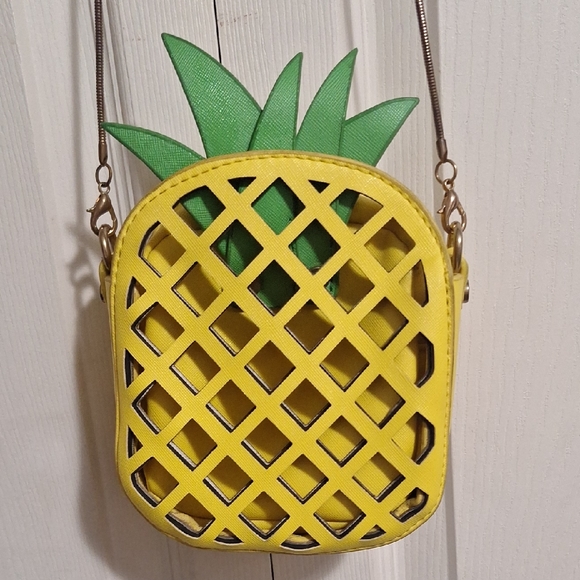 Unbranded Handbags - Small Pineapple Crossbody Bag - Yellow Green Cutout